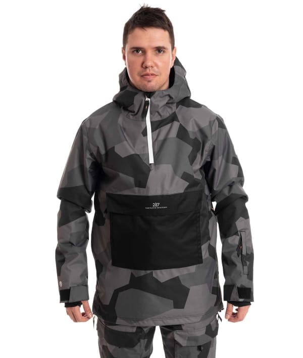 man wearing black camo light padded ski anorak 1