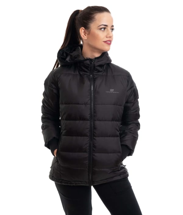 woman wearing black light padded jacket