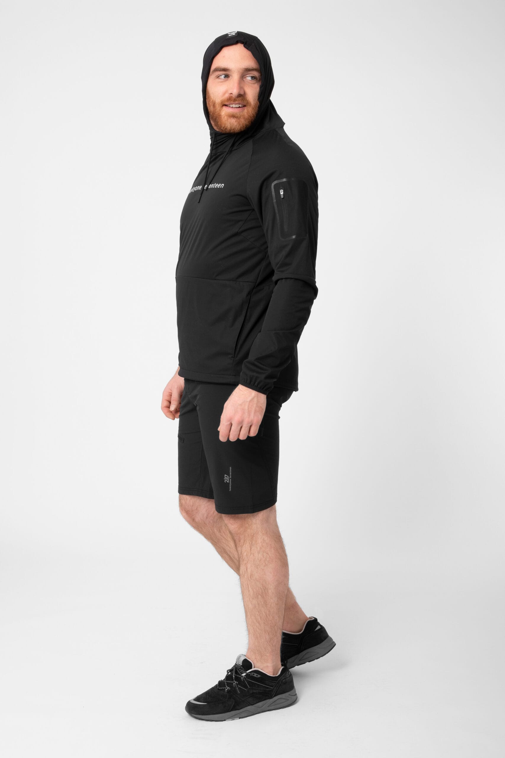 7831952 Black