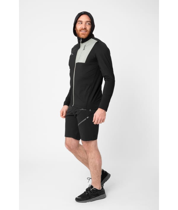 7813968 Skoges Powerstretch-jacka svart framsida