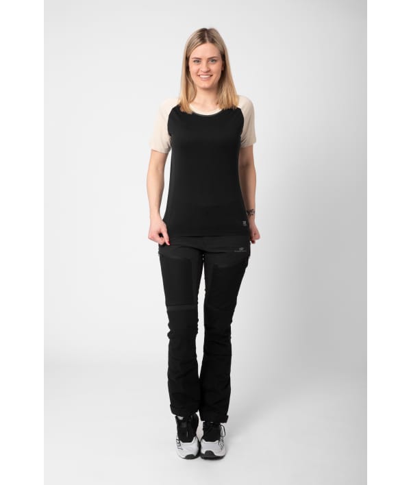 7953905 Huli tshirt black front